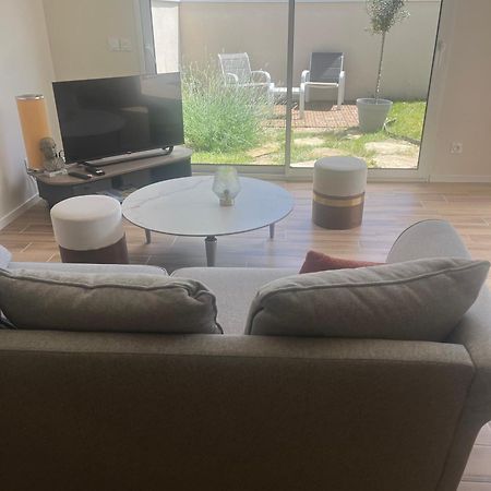 Villa Bleu Marine Chic Calme Et Jardin Andrezieux-Boutheon Bagian luar foto